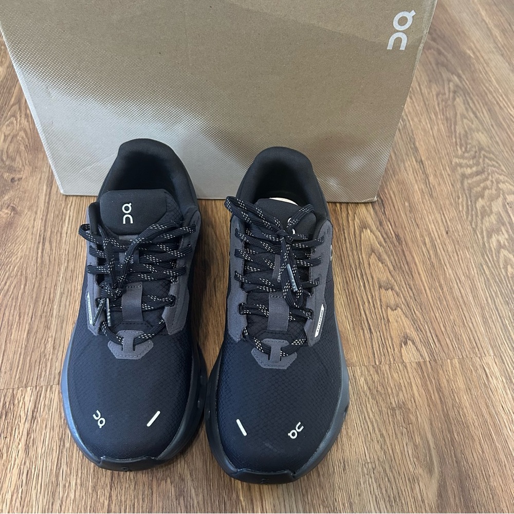 ON CLOUDRUNNER waterproof black lace up shoes sneakers women’s 7 new in box - Picture 7 of 8
